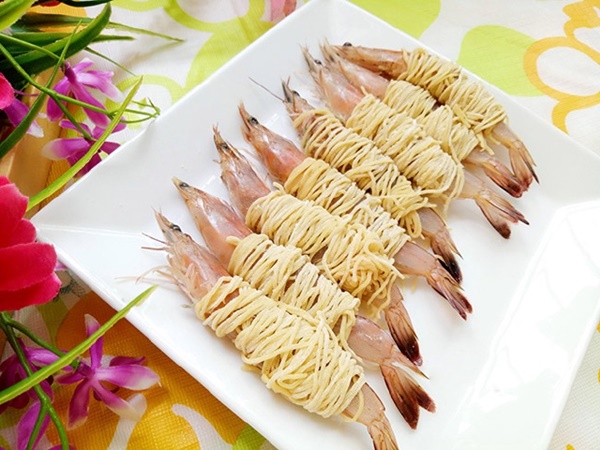 Món ngon cuối tuần: Tôm cuộn mì chiên giòn ăn cực ngon, làm cực dễ-2