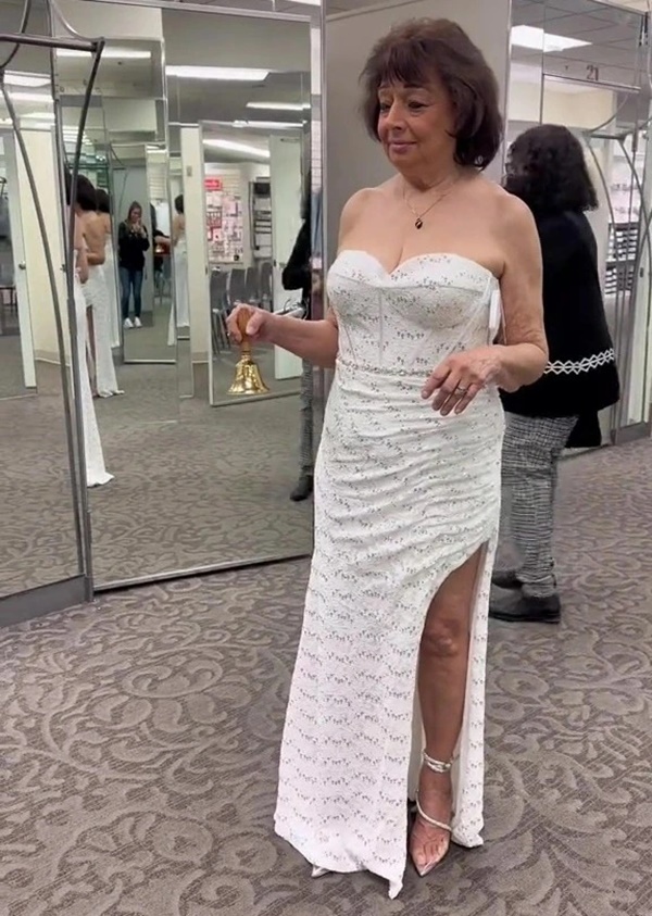 Bất ngờ với nhan sắc của cô dâu U80 nhất quyết lấy chồng vì Tôi không còn nhiều năm nữa-1