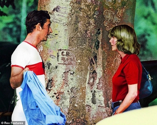 Vua Charles bí mật gặp Camilla trước khi ly hôn Diana-1