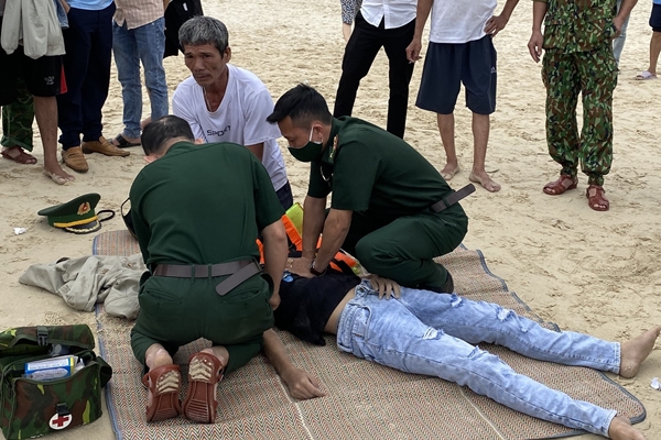 Tắm tại khu du lịch, nam sinh 14 tuổi đuối nước thương tâm-2