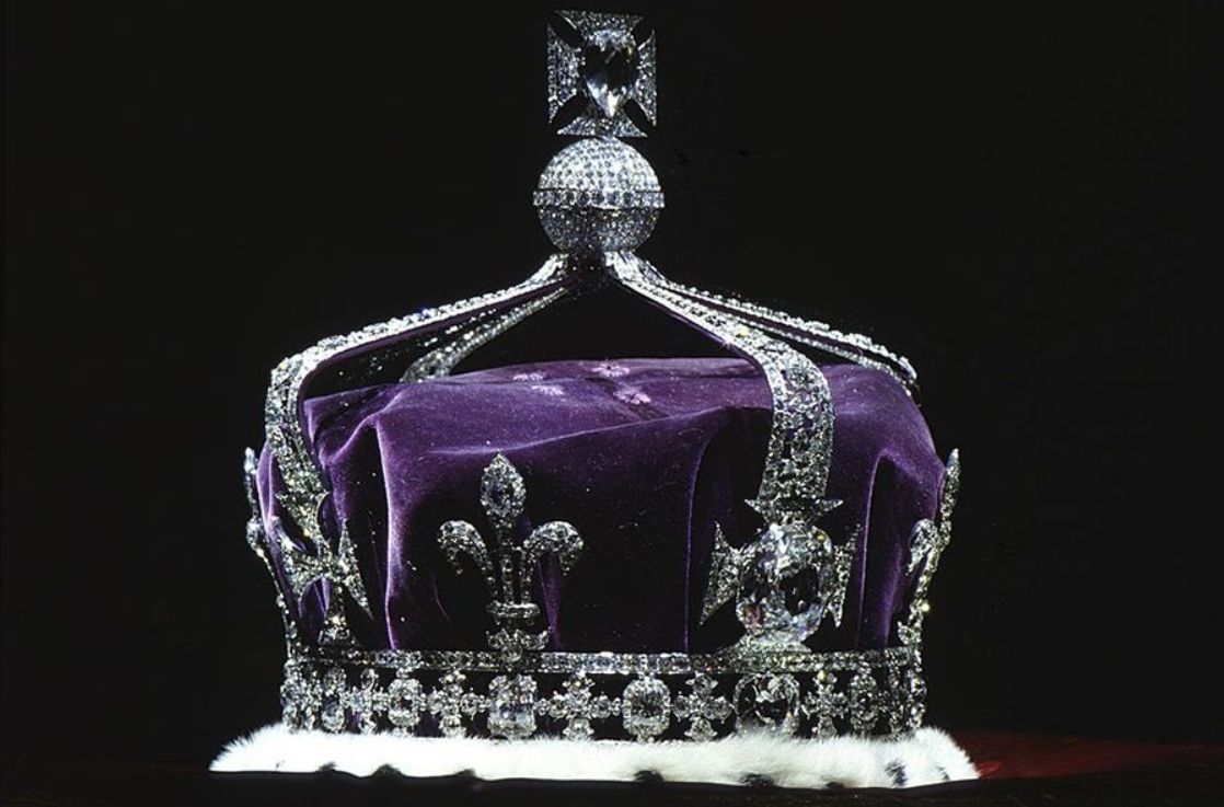 Vương hậu Camilla tháo bỏ viên kim cương trăm triệu đô ra khỏi vương miện đăng quang-1