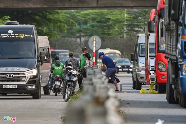 Trở lại Hà Nội sớm 2 ngày, người dân vẫn không thoát cảnh ùn tắc-5