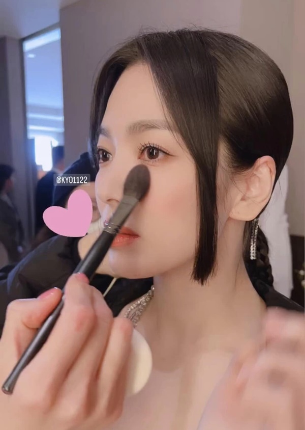 Song Hye Kyo diện váy cúp ngực đến Met Gala 2023-4