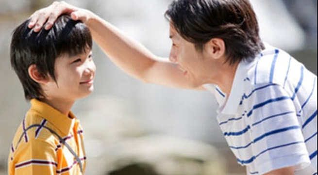 Con ngang bướng, cha mẹ chẳng cần nói nhiều cho mệt người: Cứ áp dụng 4 cách đơn giản này là cả nhà vui vẻ, hạnh phúc-2