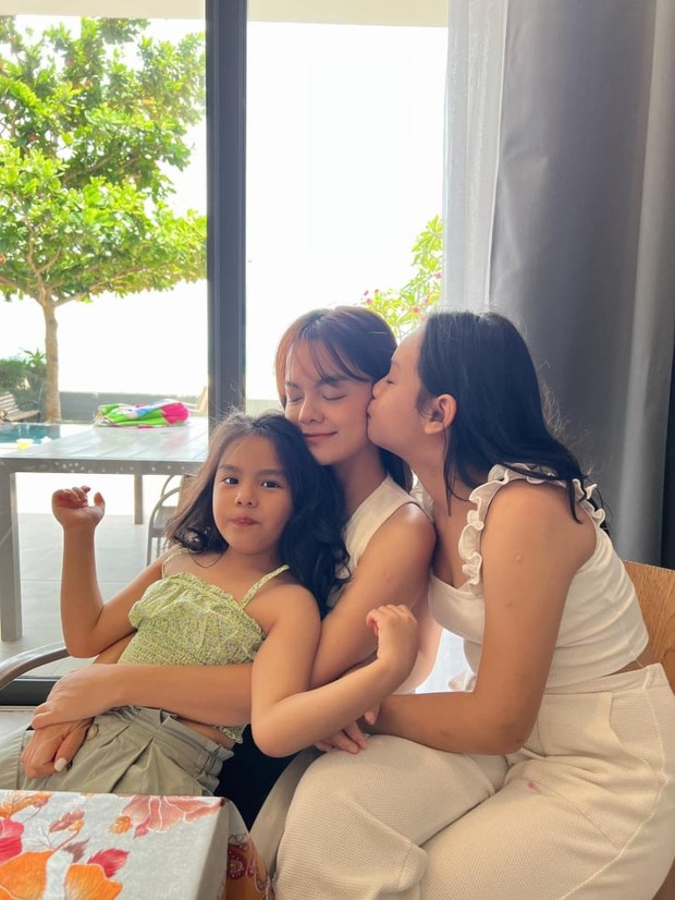 Phạm Quỳnh Anh diện bikini khoe cận mặt mộc và vóc dáng mẹ bỉm 3 con-4