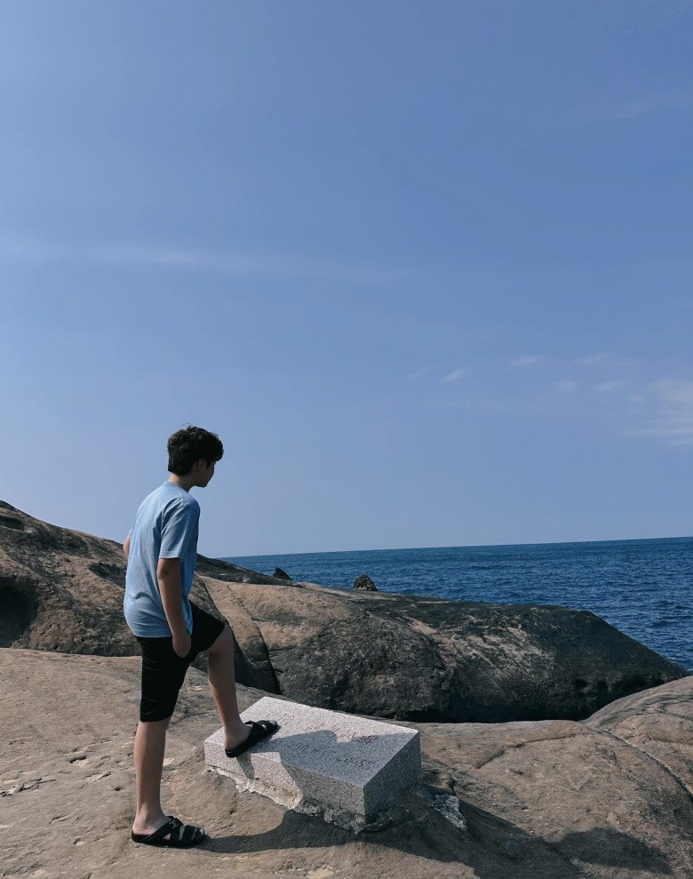 Shark Bình khoe ảnh vi vu cùng 2 con, Phương Oanh lập tức check-in cùng địa điểm-3