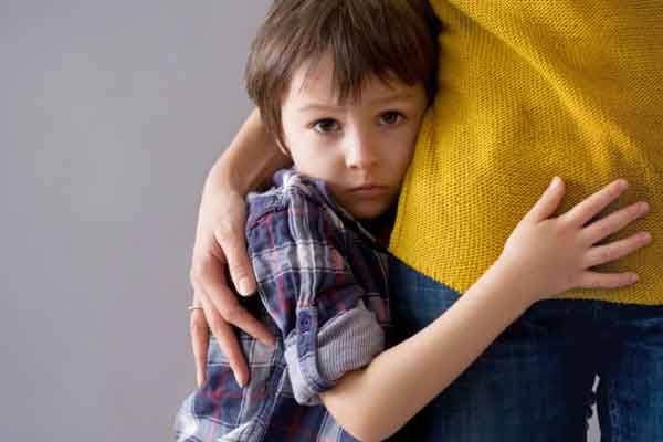 Người mẹ bị chê trách vì quan tâm con không đúng cách-2