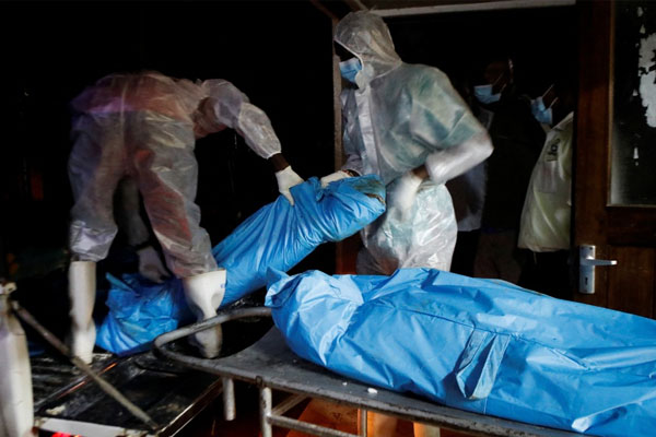 Người thân tín đồ tà giáo nhịn đói: Mẹ tôi bảo bà sẽ lên thiên đường-1