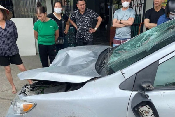 Ô tô tông chết hai người đi bộ ở Hải Phòng-1