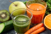 Bác sĩ cảnh báo nguy cơ nhiễm ký sinh trùng do uống nước ép rau củ