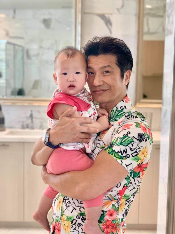 4 bà mẹ đảm đang đông con nhất showbiz Việt-3