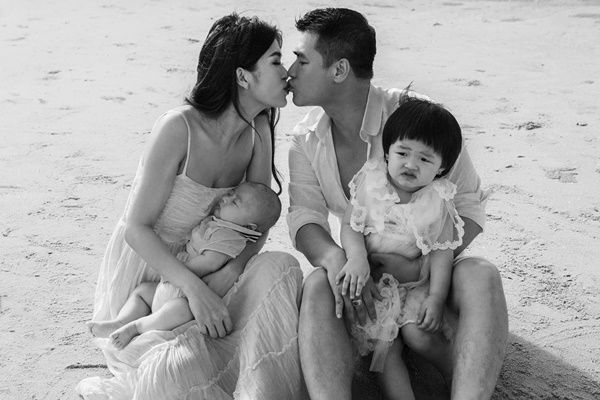 4 bà mẹ đảm đang đông con nhất showbiz Việt-6