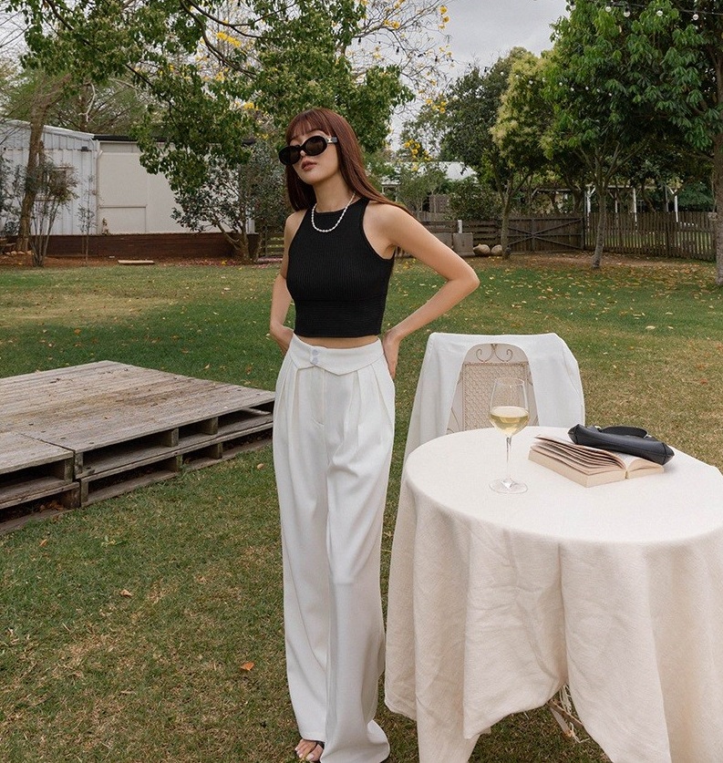 Muốn theo đuổi xu hướng quiet luxury, bạn hãy sắm 6 món thời trang-8