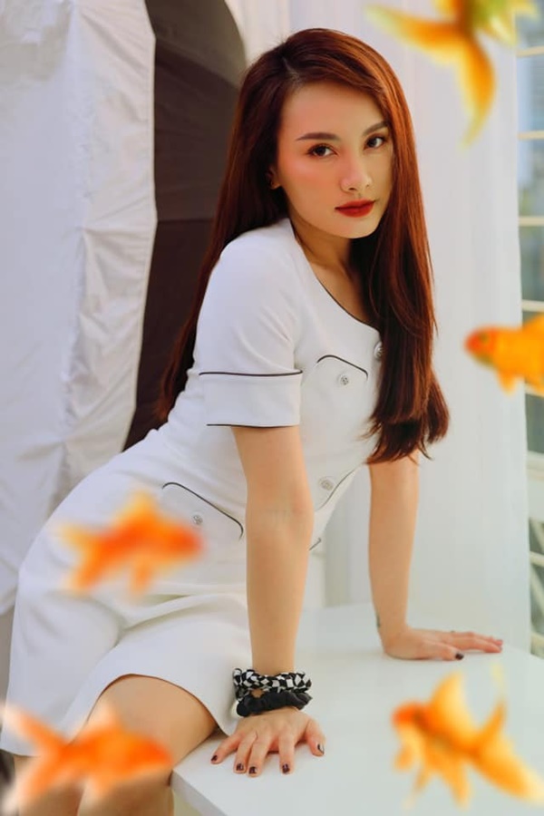 Diễn viên Bảo Thanh diện áo tắm khoe đường cong nuột nà-15