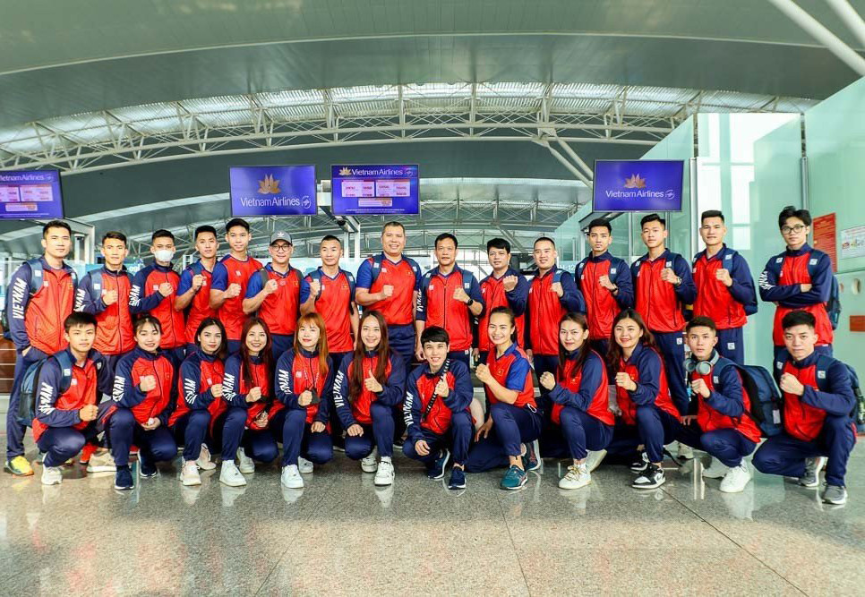 Đại quân đoàn TTVN sang Campuchia, cờ Việt Nam tung bay tại SEA Games 32-1