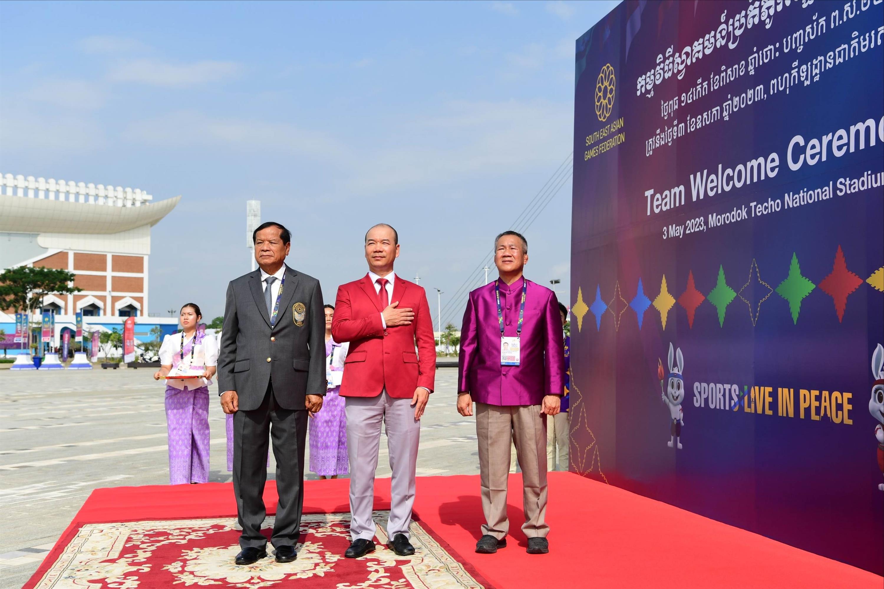 Đại quân đoàn TTVN sang Campuchia, cờ Việt Nam tung bay tại SEA Games 32-6