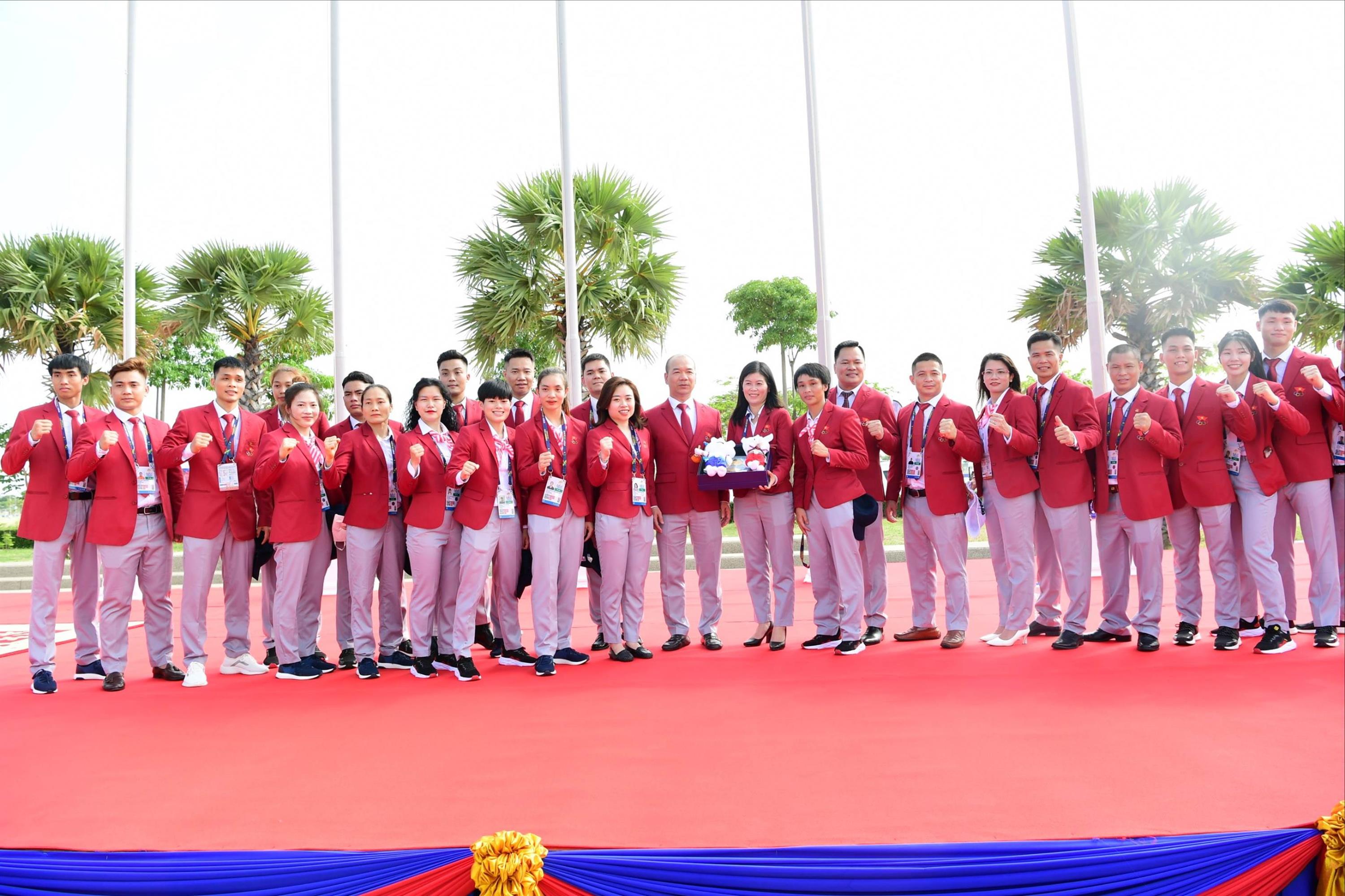 Đại quân đoàn TTVN sang Campuchia, cờ Việt Nam tung bay tại SEA Games 32-7