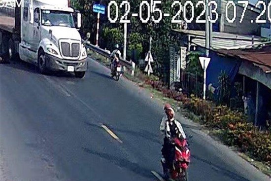 Truy tìm nam thanh niên gây tai nạn dẫn đến chết người