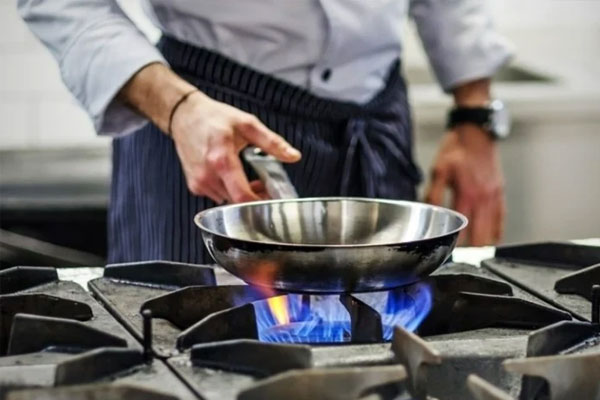 Sai lầm thường gặp khiến chảo chống dính nhanh hỏng-1