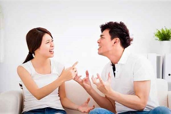 Thấy hàng xóm xây nhà to, chồng tôi quyết định bán đất để xây to hơn