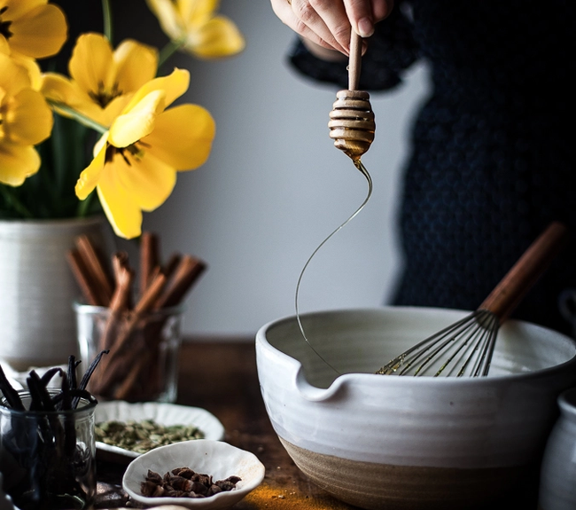 Giải độc cơ thể và giảm cân hiệu quả với món latte nghệ cực kỳ dễ làm-5