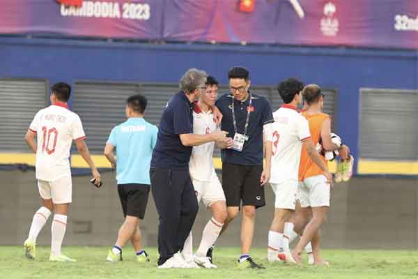 Bàn thắng gây tranh cãi của U22 Malaysia trước Việt Nam-8