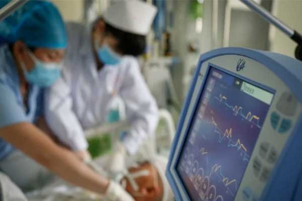 Nữ y tá Mỹ từng nổi tiếng bất đắc dĩ chỉ vì một mũi tiêm và thuyết âm mưu tàn ác trên Internet-7