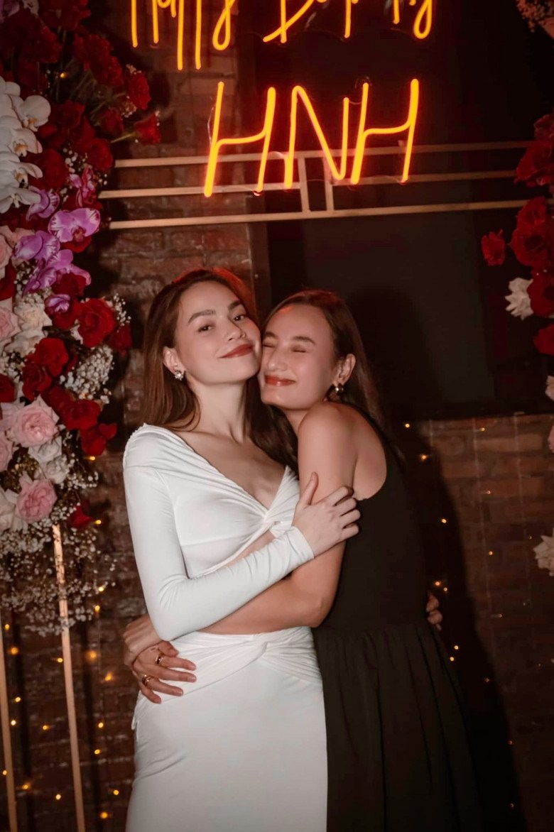 Bên trong căn nhà sang chảnh của gái quê từng được Hồ Ngọc Hà chỉ chỗ phẫu thuật thẩm mỹ-3