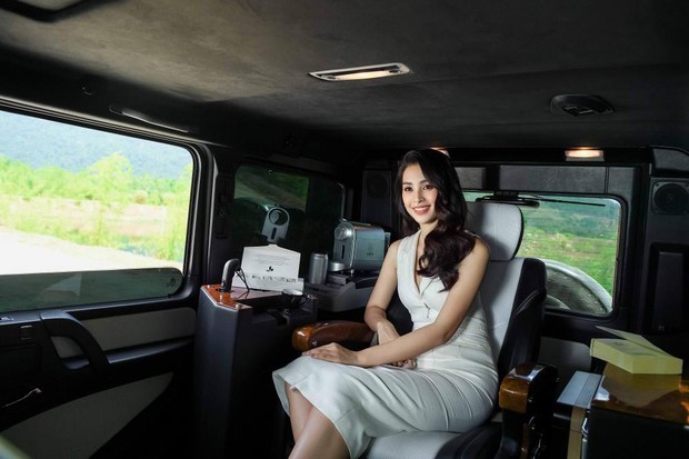 Trước ồn ào hẹn hò ông Đặng Lê Nguyên Vũ, Hoa hậu Tiểu Vy ngồi Mercedes G55, quảng bá khu sinh thái ông Vũ đang tu luyện-1