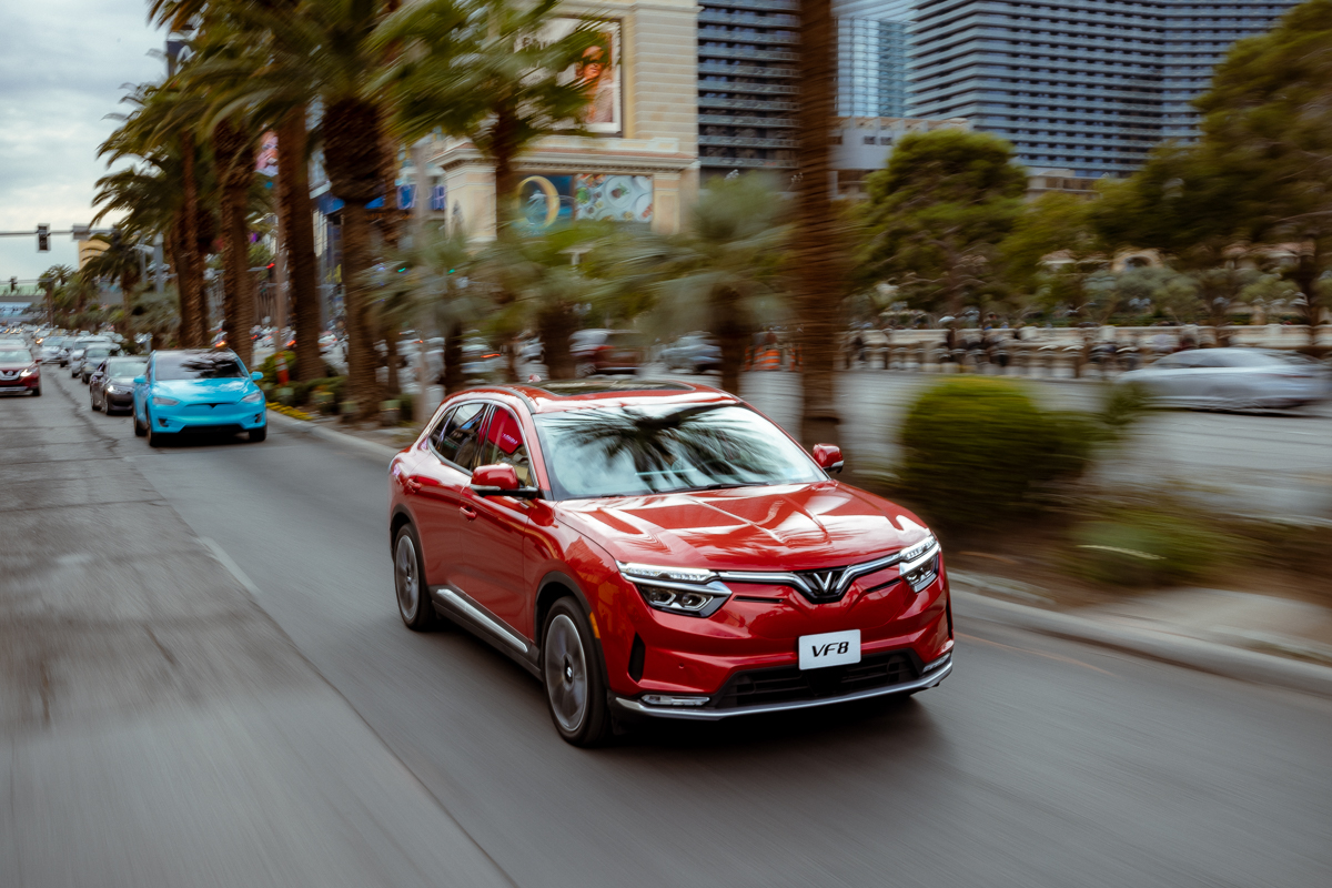 VinFast hợp tác I-CAR nâng cấp dịch vụ sửa chữa đồng sơn-1