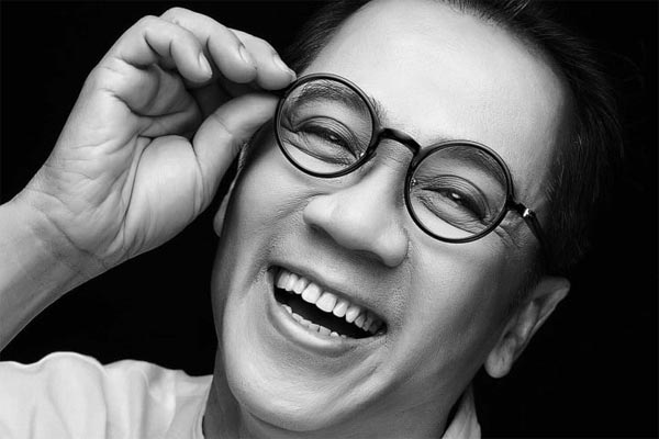 Đêm diễn cuối cùng của Thành Lộc ở Idecaf, khán giả òa khóc-8