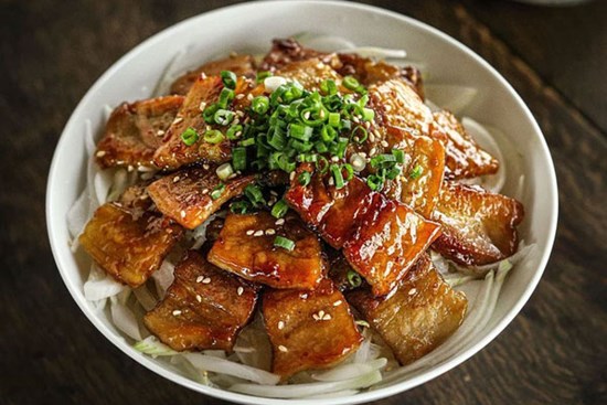 Thịt ba chỉ làm theo cách này vừa ngon miệng, hao cơm lại nhanh gọn