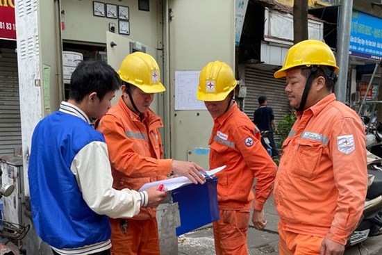 Giá điện tăng, người dân phải trả thêm bao nhiêu tiền mỗi tháng?