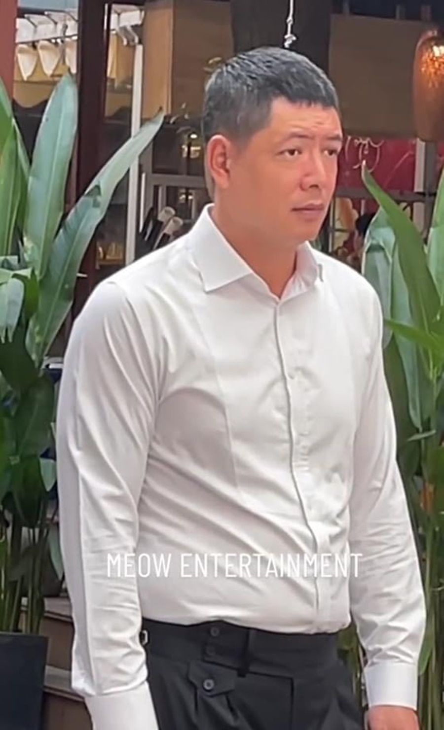 Cận cảnh siêu biệt thự của nam siêu mẫu vừa gây ngỡ ngàng với nhan sắc cam thường ở tuổi 42-3