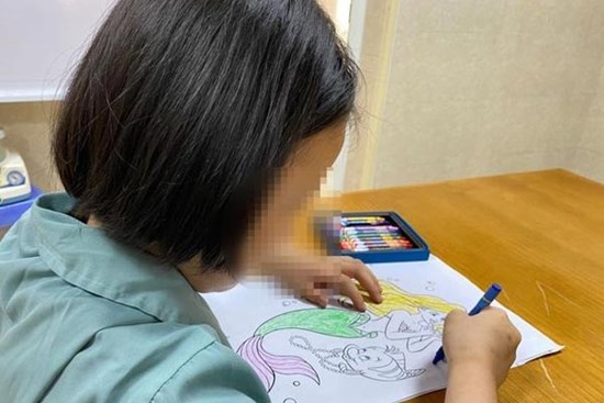 Sau khi tắm, bé gái 8 tuổi ở Phú Thọ bị đột quỵ