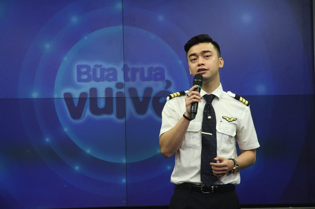 Từ bỏ nghiệp diễn, cơ trưởng Phạm Hà Duy nhận nhiều chú ý-3