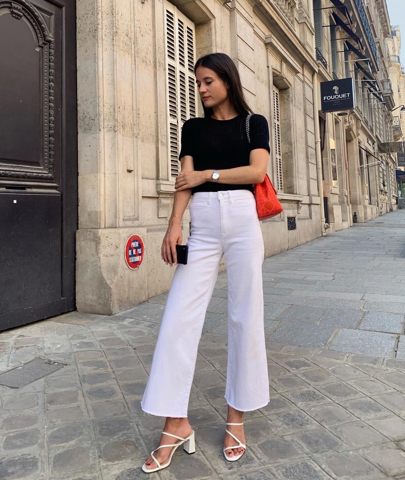 10 cách diện áo phông sang xịn mịn của phụ nữ Pháp-1