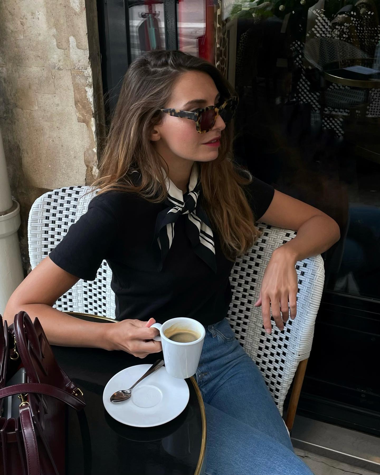 10 cách diện áo phông sang xịn mịn của phụ nữ Pháp-10