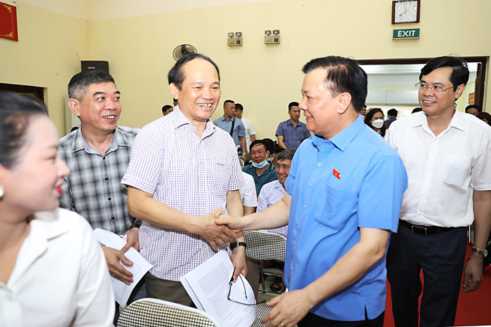 Bí thư Thành ủy Đinh Tiến Dũng tiếp xúc cử tri quận Hoàng Mai, huyện Gia Lâm-1