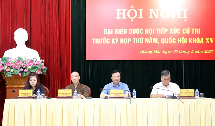 Bí thư Thành ủy Đinh Tiến Dũng tiếp xúc cử tri quận Hoàng Mai, huyện Gia Lâm-2