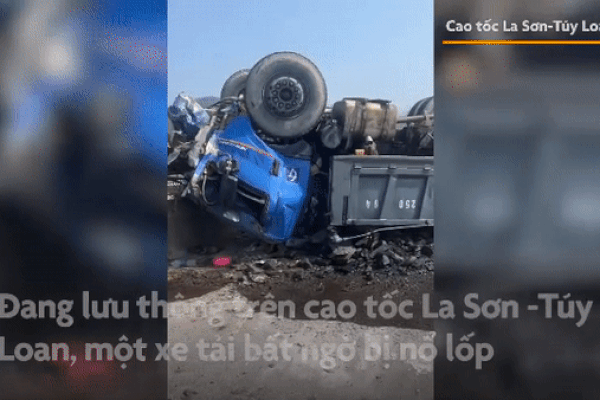Clip: Lốp xe đang bơm hơi bất ngờ phát nổ khiến tài xế xe buýt tử vong-1