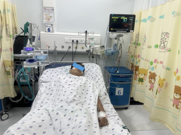 Nam sinh tổn thương gan, thận vì sốc nhiệt do chạy 10 vòng quanh sân đá bóng dưới trời nắng-1
