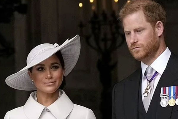 Hoàng tử Louis lại chiếm sóng-10