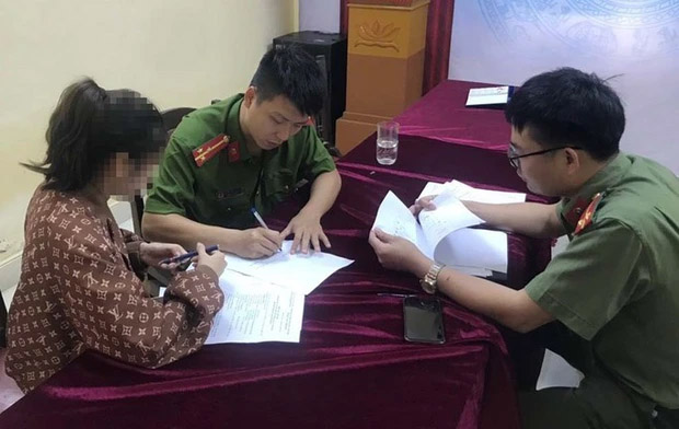 Báo chốt và xúc phạm uy tín lực lượng công an, 2 cô gái bị xử phạt-1