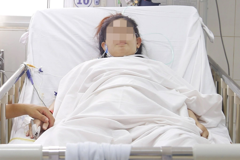 TPHCM: Người mẹ mất hơn 5 lít máu, suy tim, phù phổi và vỡ gan lúc sinh con-1