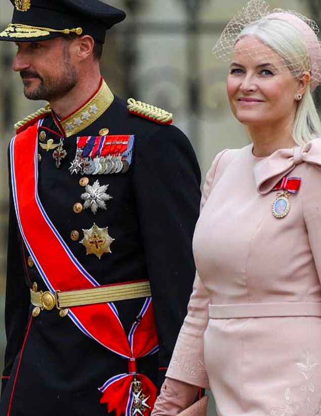 Các vị vua và hoàng hậu khắp thế giới tề tựu ở London-4