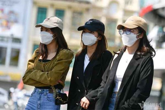 Thời tiết Hà Nội 7/5: Ngày nắng nóng mạnh, chiều tối đón khí lạnh kèm mưa giông