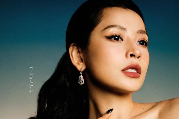 Vì sao Chi Pu bị rướm máu, xước ngực khi biểu diễn tại show Trung Quốc?-5