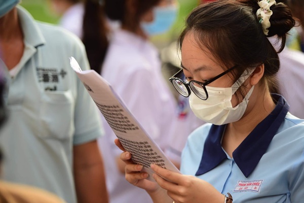 Hà Nội căng thẳng nguyện vọng thi lớp 10, TP.HCM giải quyết bài toán khó ra sao?-1