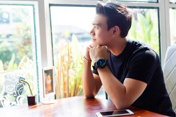 Ngày mẹ chồng nhập viện, chúng tôi mới biết bí mật của bà và chị chồng-1